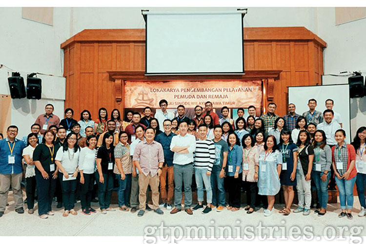 Read more about the article Peran Pemuda dalam Membangun Gereja yang Dinamis